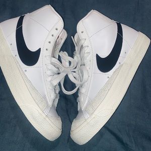 Nike blazers mid 77 womens size 6